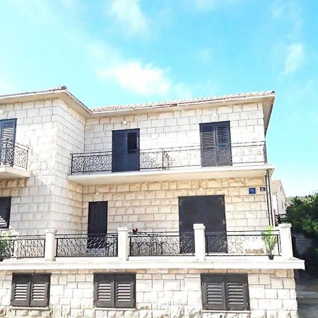 Giovanna - Spacious Lovely Apartment Supetar Exterior foto
