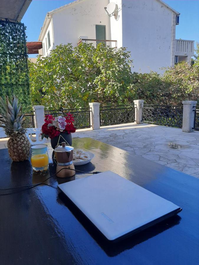 Giovanna - Spacious Lovely Apartment Supetar Exterior foto